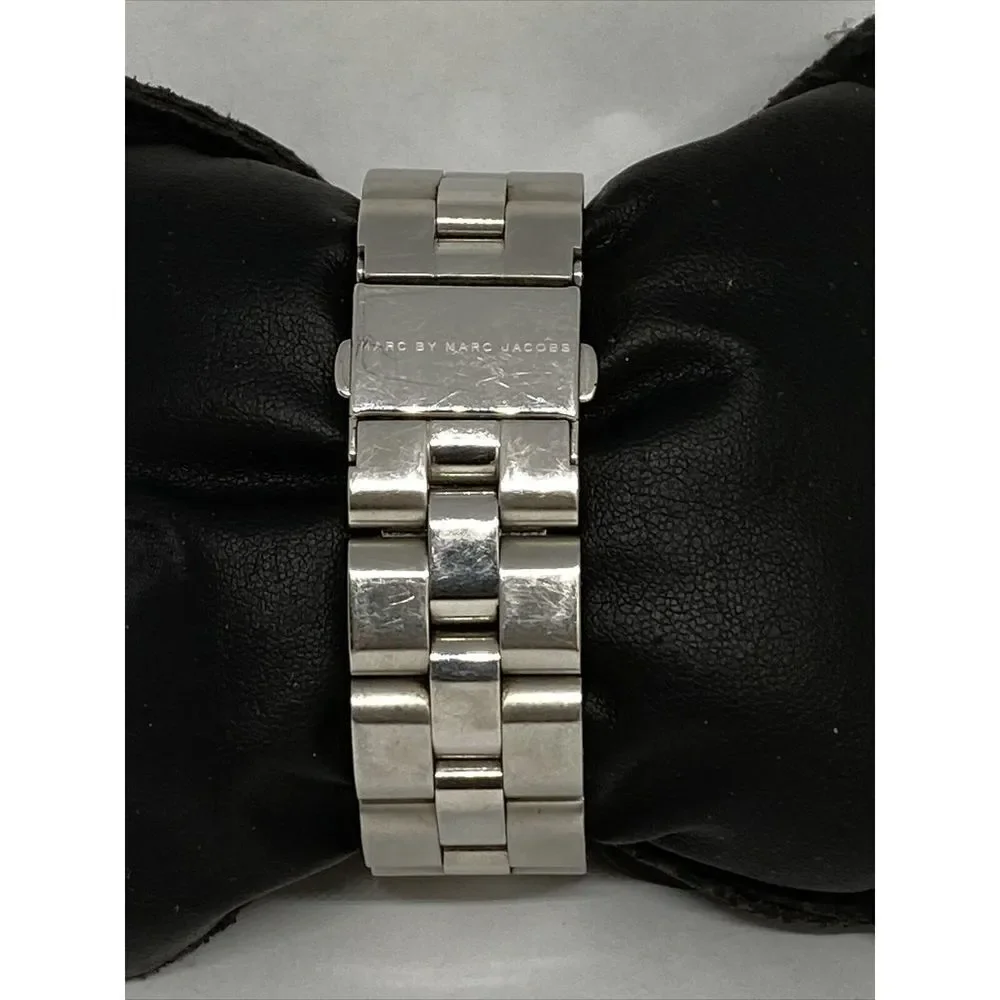 Marc Jacobs MBM8636 Women Silver Stainless Steel Analog Dial Quartz Watch GE587